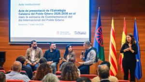 Representants durant la presentació de l’Estratègia Catalana del Poble Gitano